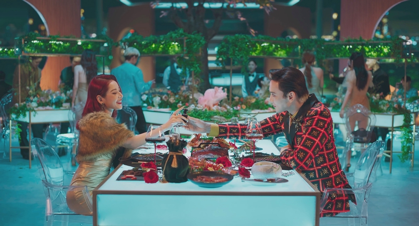 Phim 'Người mặt trời': Tất cả đều tốt, trừ kịch bản - Ảnh 1.