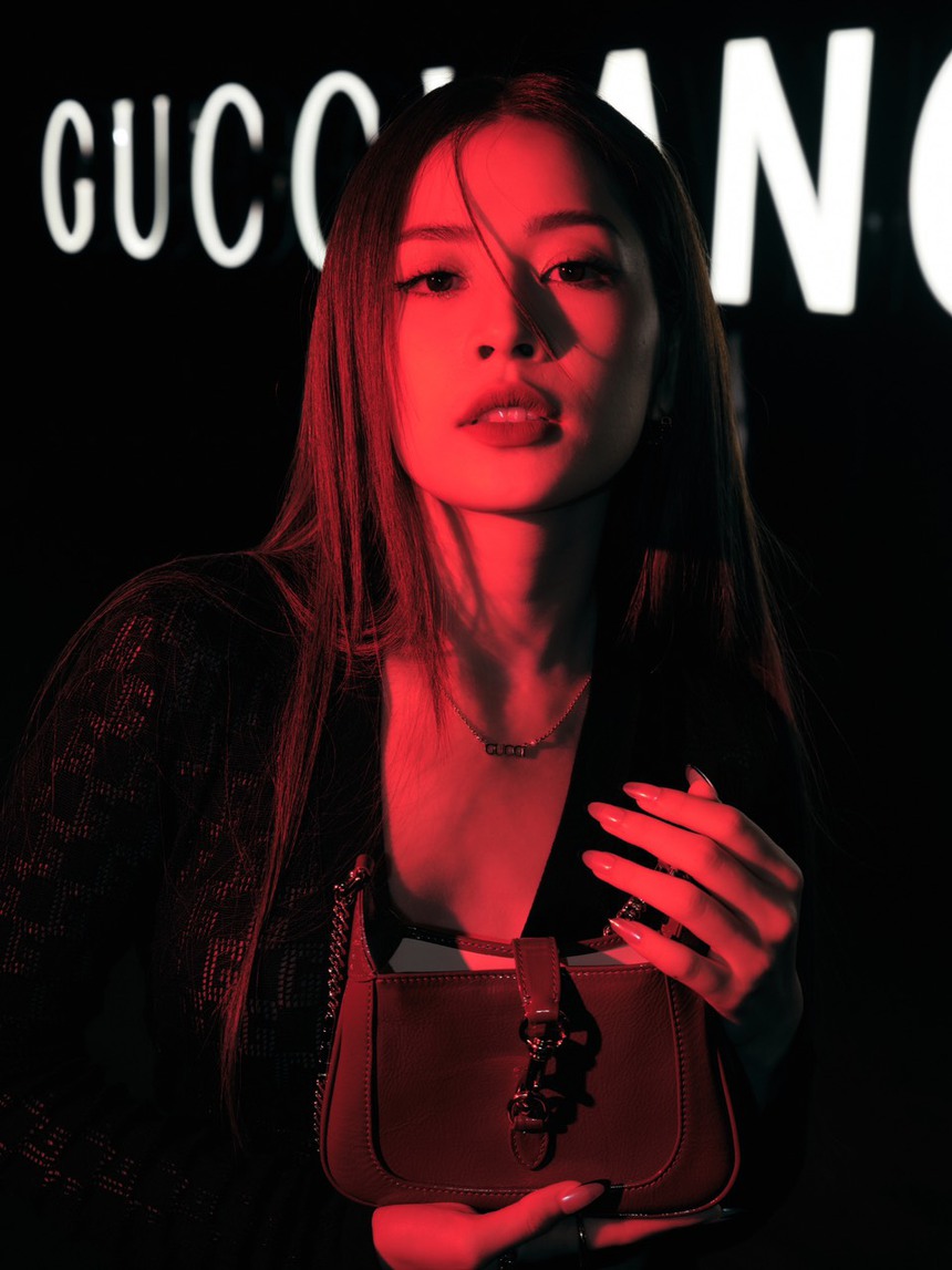 Chi Pu sành điệu đọ sắc bên dàn sao đình đám ở Singapore - Ảnh 4.