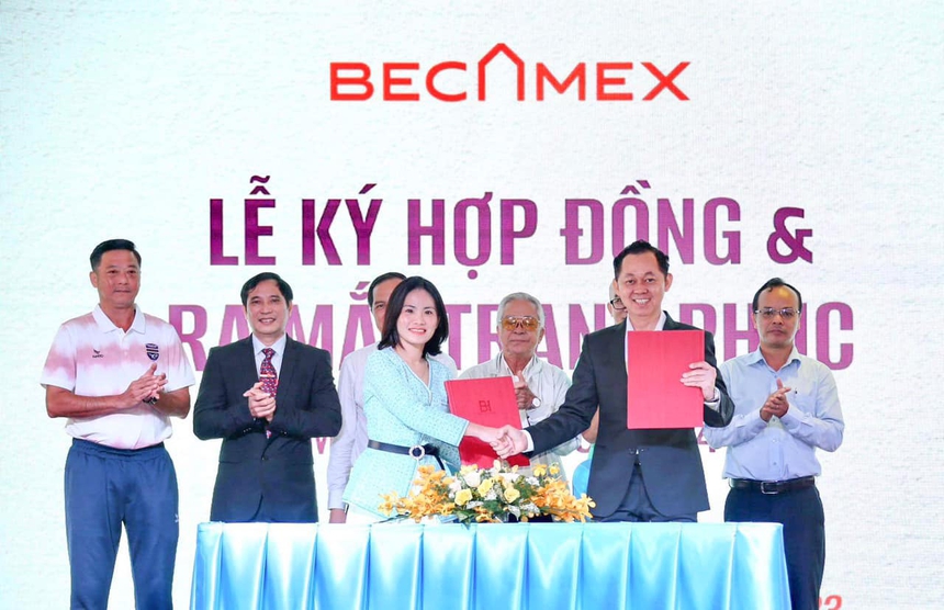 Tiến Linh đón thầy cũ trở lại - Ảnh 1. Tiến Linh đón thầy cũ trở lại - Ảnh 1.