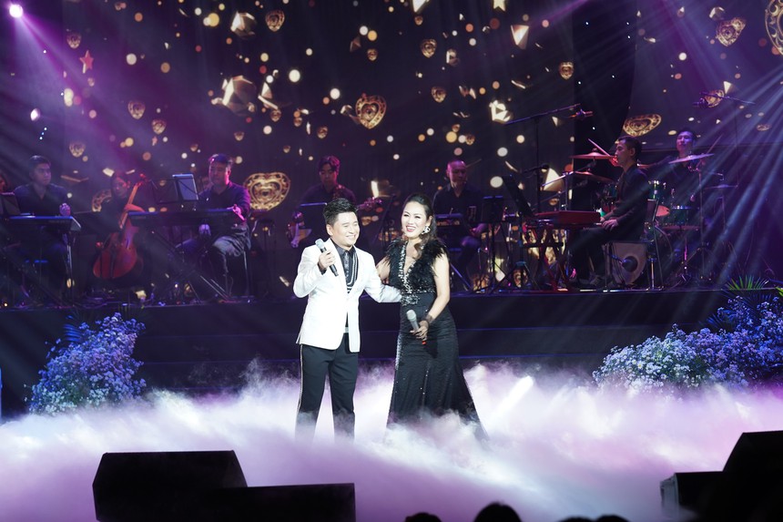 NSƯT Minh Thu chuyển biến mạnh mẽ với 'Thu ca' - Ảnh 8. NSƯT Minh Thu chuyển biến mạnh mẽ với 'Thu ca' - Ảnh 8.