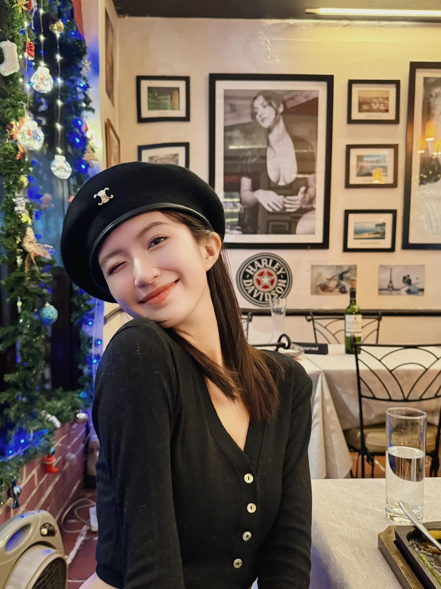 Dân mạng tràn vào chúc phúc khi cô út của 'Thương ngày nắng về' khoe ảnh mặc váy cô dâu - Ảnh 2.