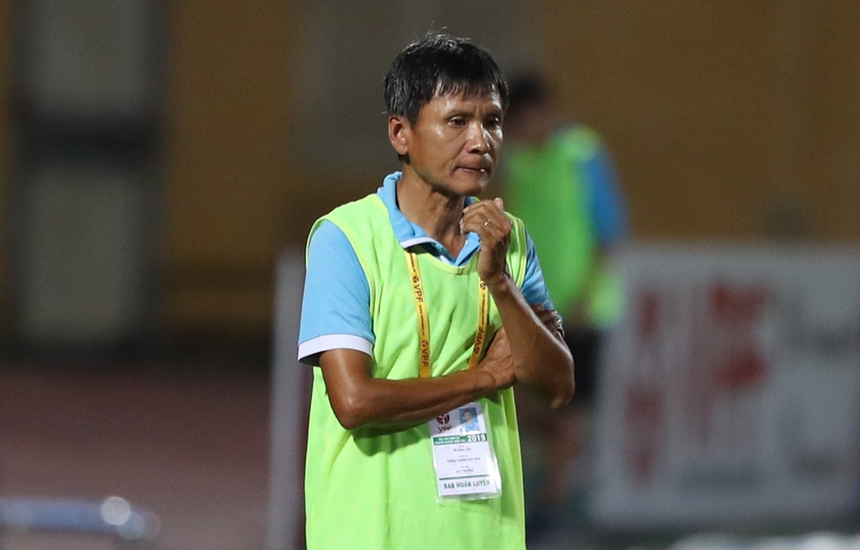 5 vòng, 4 HLV mất việc, V-League khởi động “lò xay” HLV - Ảnh 1.