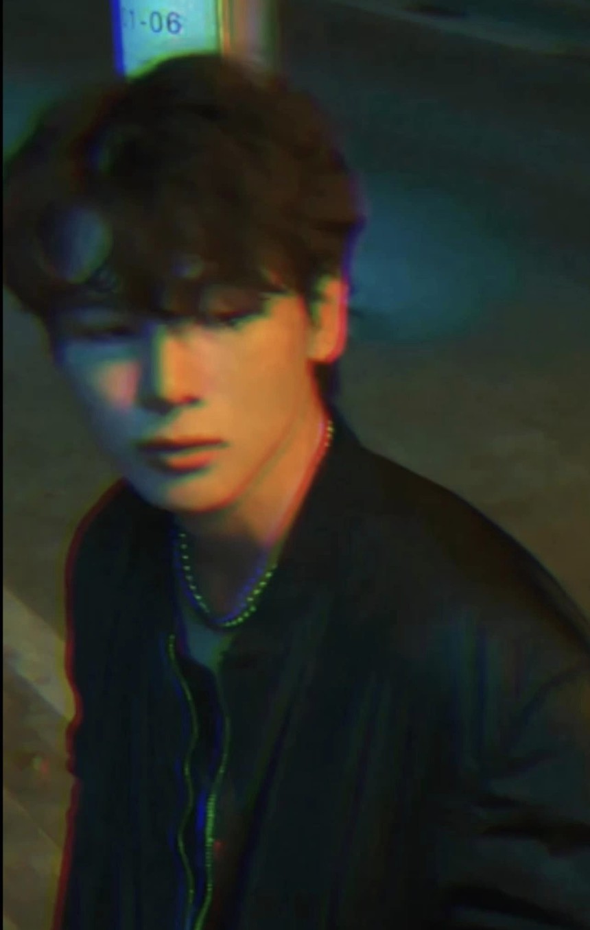 Phạm Đình Thái Ngân tự sáng tác, tự làm đạo diễn cho MV - Ảnh 1.