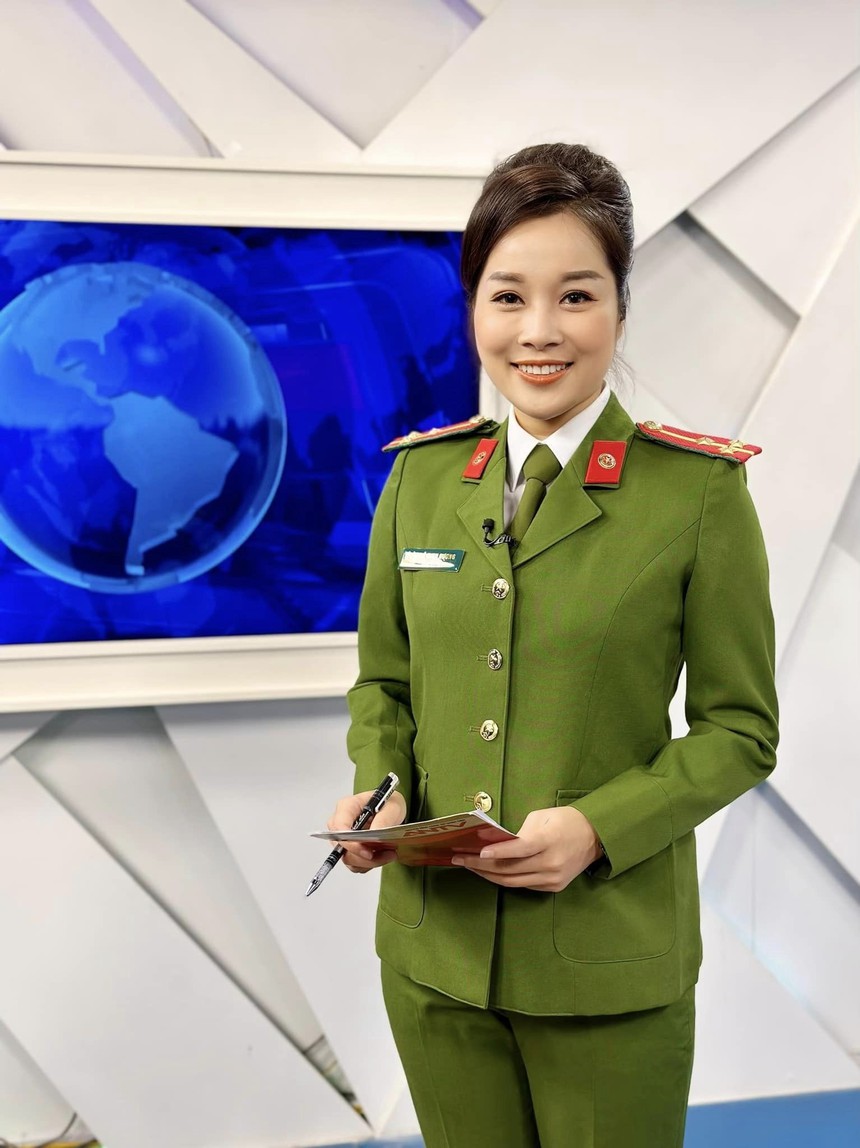 Minh Hương 'Vàng Anh' đi học võ để vào vai công an - Ảnh 1.