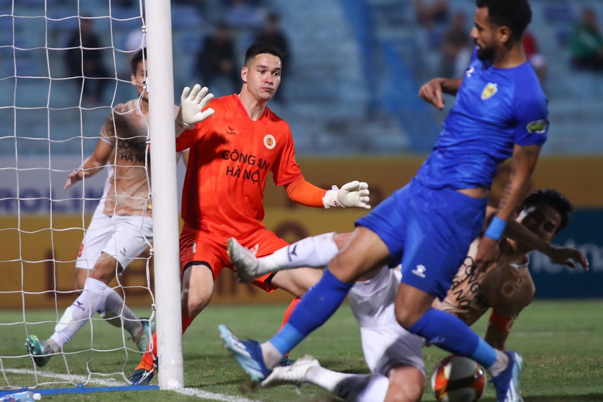 Phung phí cơ hội, CAHN chia điểm đáng tiếc trước tân binh V-League tại Hàng Đẫy - Ảnh 3.