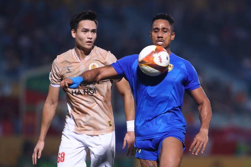 Nhà đương kim vô địch mất uy - Ảnh 2.