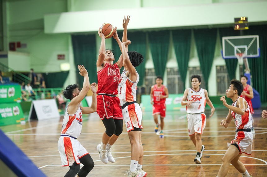 Hơn 1.000 sinh viên tranh tài tại Giải Bóng rổ sinh viên TP.HCM - Ảnh 1.