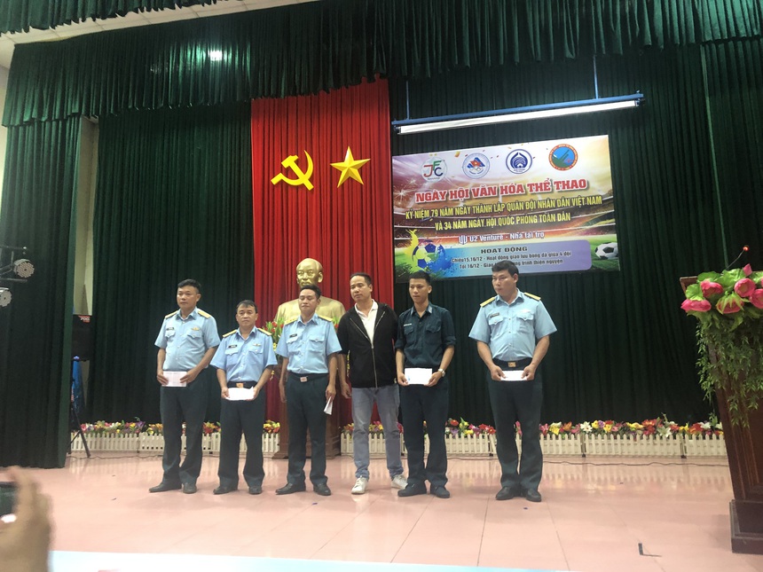 Đà Nẵng: Nhiều hoạt động ý nghĩa kỷ niệm Ngày thành lập  Quân đội Nhân dân Việt Nam - Ảnh 3.