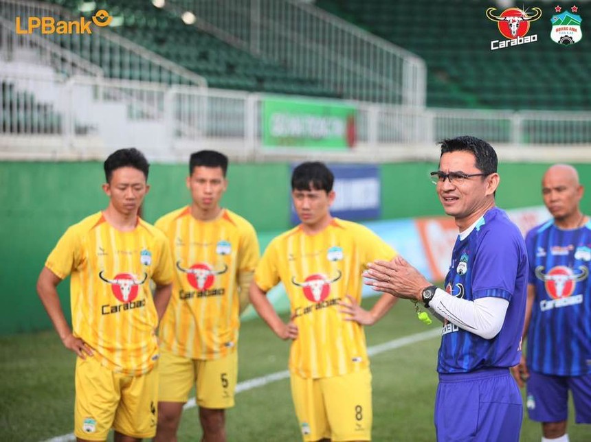 Tin nóng bóng đá Việt 18/12: HLV Troussier rời Việt Nam, Tuấn Hải được đánh giá cao hơn Hoàng Đức - Ảnh 5.