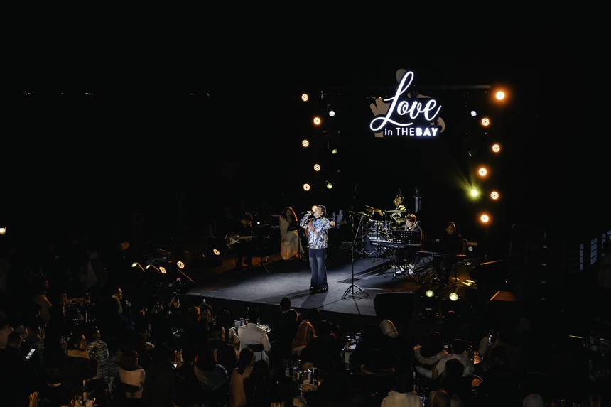 Khán giả hát theo Trung Quân Idol loạt ca khúc hit giữa thời tiết giá rét - Ảnh 5.