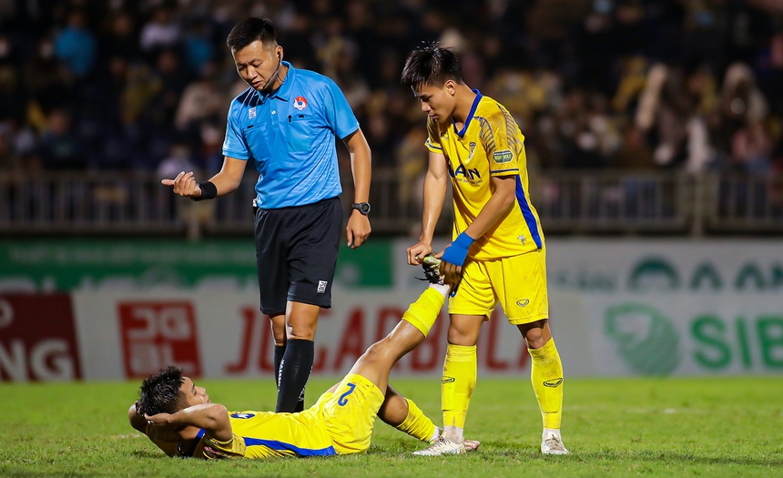 Bâng khuâng bóng đá miền Trung - Ảnh 1. Bâng khuâng bóng đá miền Trung - Ảnh 1.