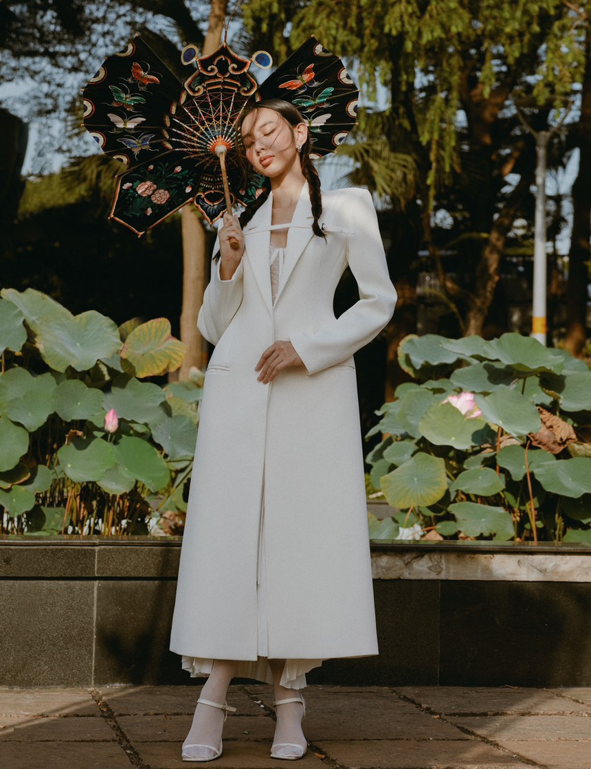Hoa hậu Thùy Tiên tung bộ ảnh mới đậm chất Sài Gòn - Ảnh 6. Hoa hậu Thùy Tiên tung bộ ảnh mới đậm chất Sài Gòn - Ảnh 6.