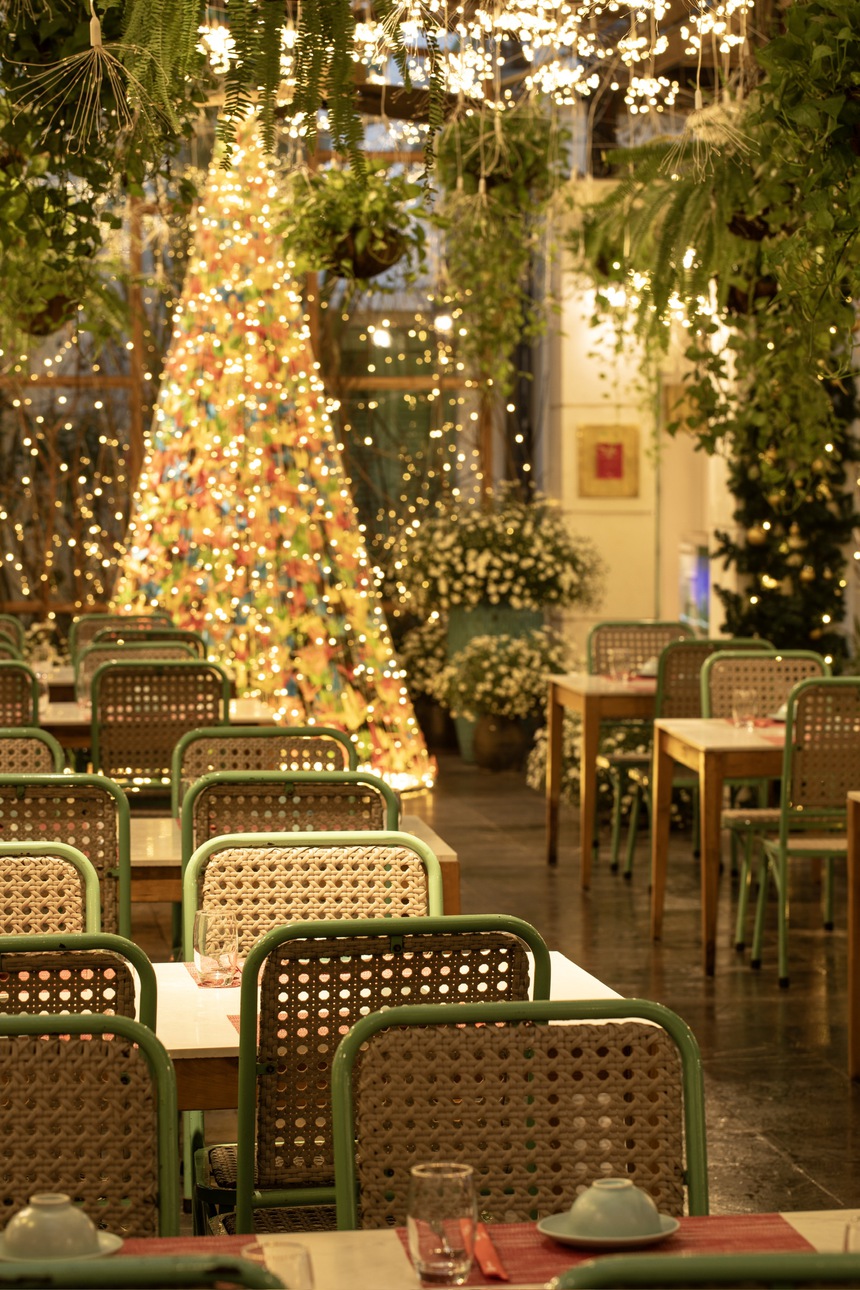 Lung linh rừng thông Noel từ tre và hạc giấy - Ảnh 2. Lung linh rừng thông Noel từ tre và hạc giấy - Ảnh 2.