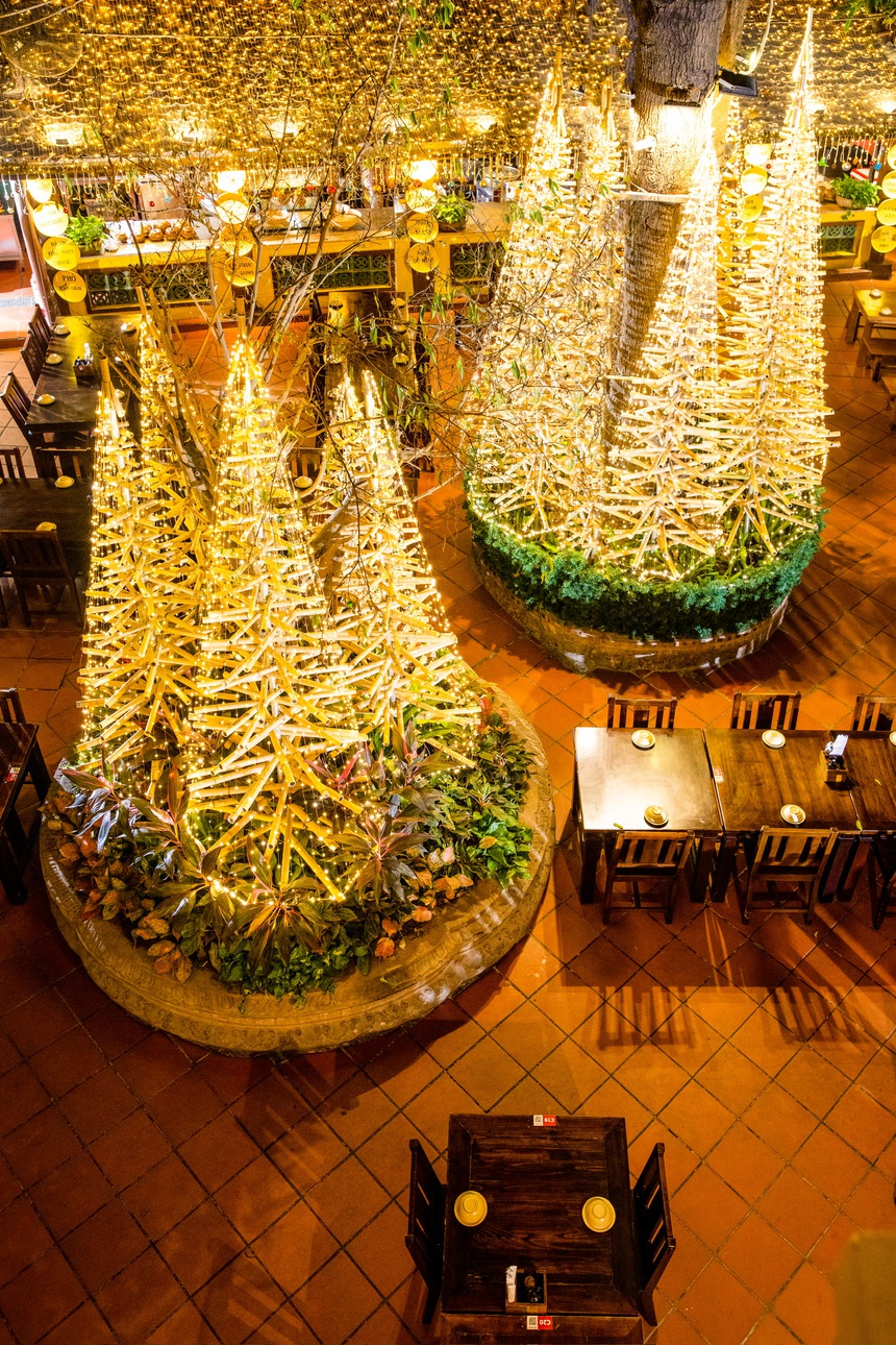 Lung linh rừng thông Noel từ tre và hạc giấy - Ảnh 5. Lung linh rừng thông Noel từ tre và hạc giấy - Ảnh 5.