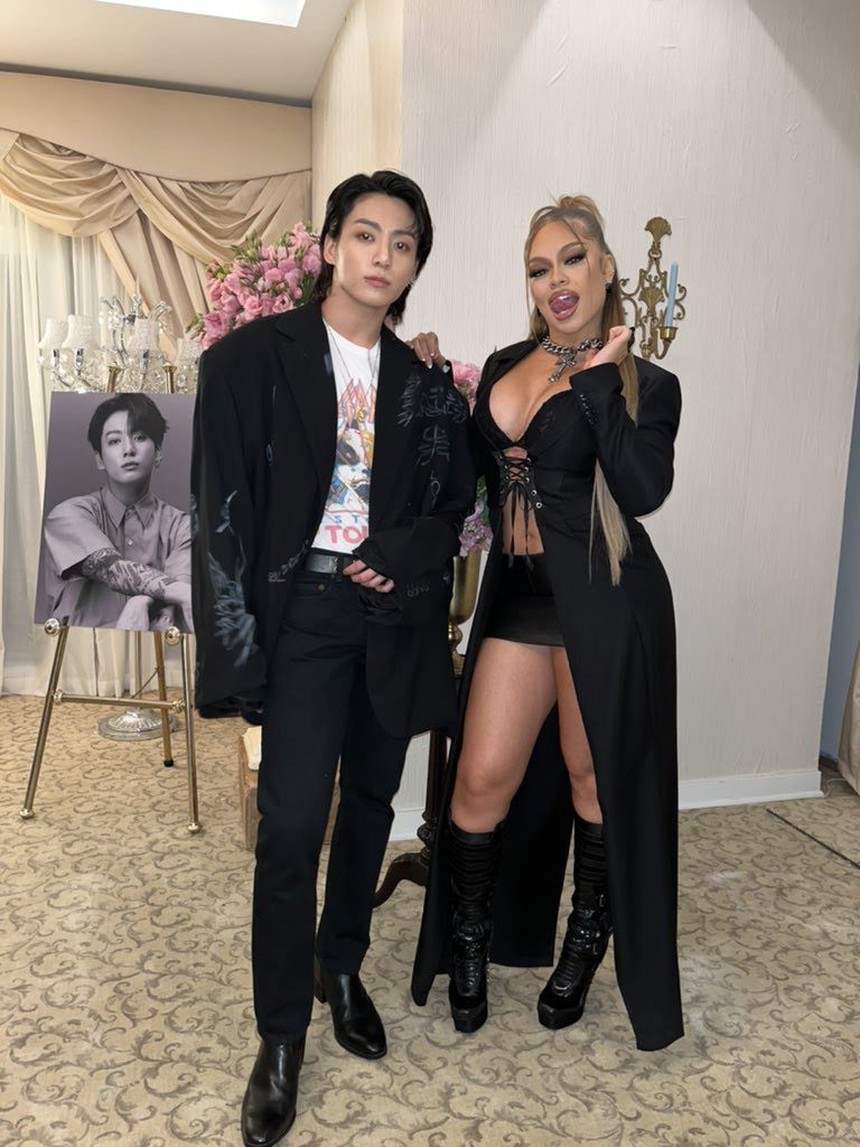 Jungkook BTS có cách ăn mừng độc đáo khi gia nhập hội ‘Billions Club’ của Spotify - Ảnh 3. Jungkook BTS có cách ăn mừng độc đáo khi gia nhập hội ‘Billions Club’ của Spotify - Ảnh 3.