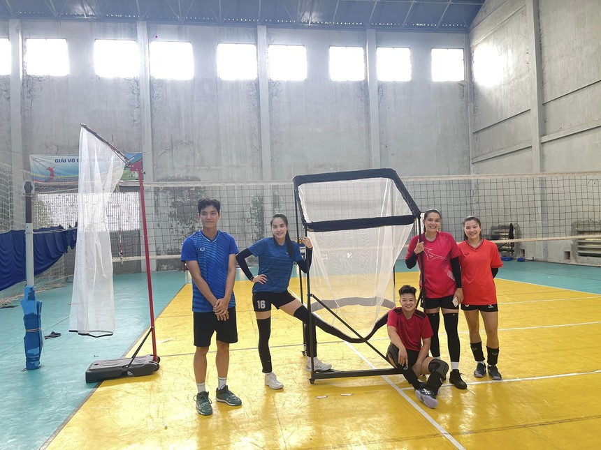 Bích Tuyền ghi 189 điểm, được người đẹp bóng chuyền Việt Nam khen ngợi sau chức vô địch lịch sử - Ảnh 2.