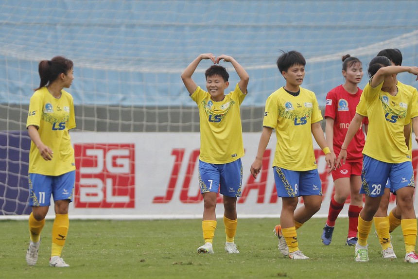 Bích Thuỳ thay Huỳnh Như toả sáng, TP.HCM 1 tới gần chức vô địch - Ảnh 2.