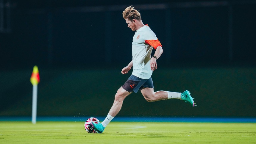 CĐV Man City vui mừng khi thấy Kevin de Bruyne trở lại tập luyện sau 4 tháng chấn thương - Ảnh 3.