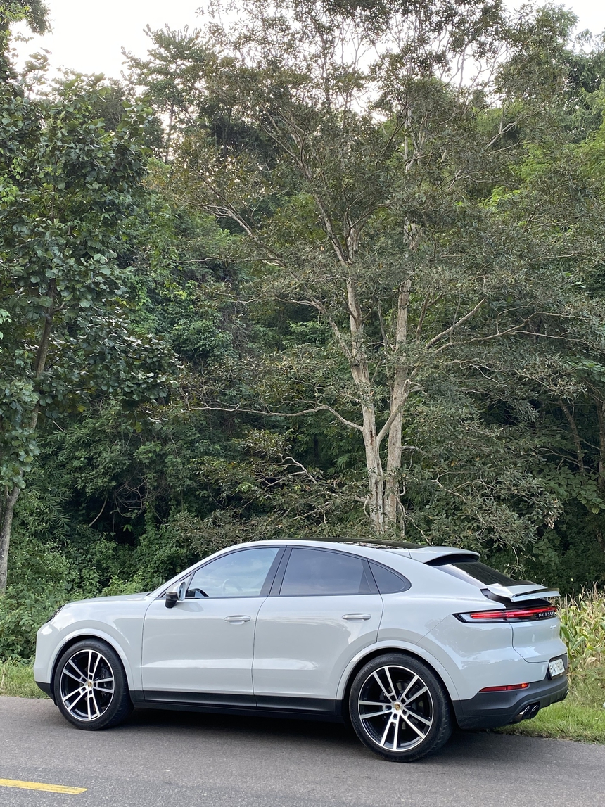 Trải nghiệm sau tay lái: Thêm một lần… mạo hiểm với Porsche Cayenne 2023 - Ảnh 1.