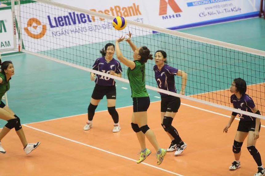 Hồng Đào (số 7) từng là chuyền hai có khả năng sửa bóng xấu tốt nhất Việt Nam nhưng quyết định giải nghệ ở tuổi 24 Hồng Đào (số 7) từng là chuyền hai có khả năng sửa bóng xấu tốt nhất Việt Nam nhưng quyết định giải nghệ ở tuổi 24