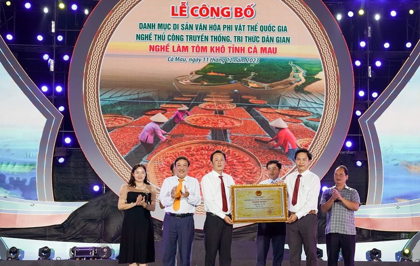 Nghề tôm khô Cà Mau thành Di sản văn hóa phi vật thể quốc gia - Ảnh 1.