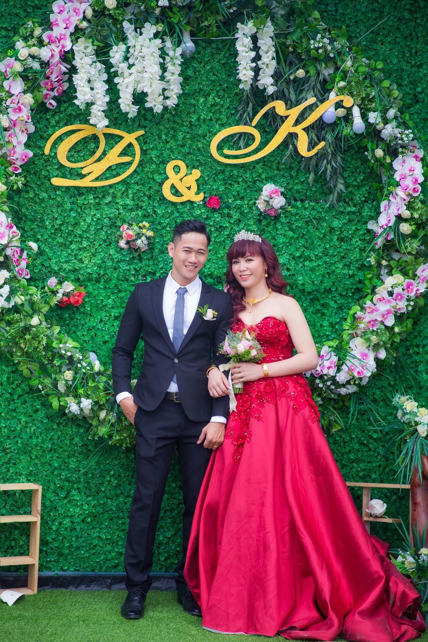 Tuyển thủ bóng chuyền nữ Việt Nam đột ngột nghỉ thi đấu khi đang chơi xuất sắc, kết hôn với doanh nhân bán đồ điện tử - Ảnh 7.