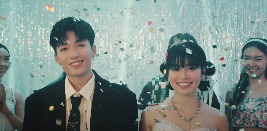 Không chỉ ngọt ngào trên phim, Cody Nam Võ – Khánh Vân còn đáng yêu hết cỡ trong "Yêu Lun" - Ảnh 2.