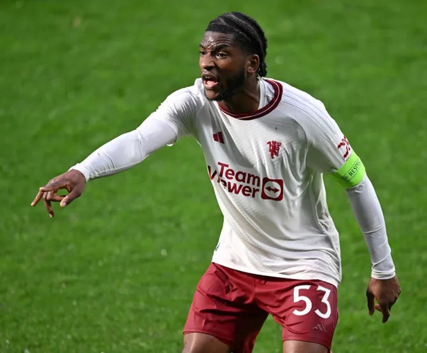 Kambwala là ai? Tân binh 19 tuổi của MU có trận ra mắt tại Premier League - Ảnh 6.