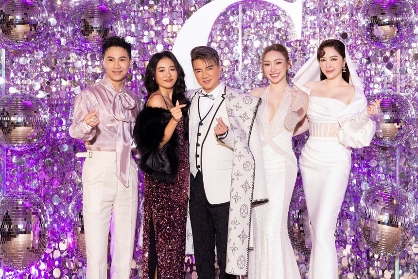 Lệ Quyên rạng rỡ hội ngộ dàn mỹ nhân Việt, vẻ ngoài xứng danh "Chị Đẹp" - Ảnh 8.