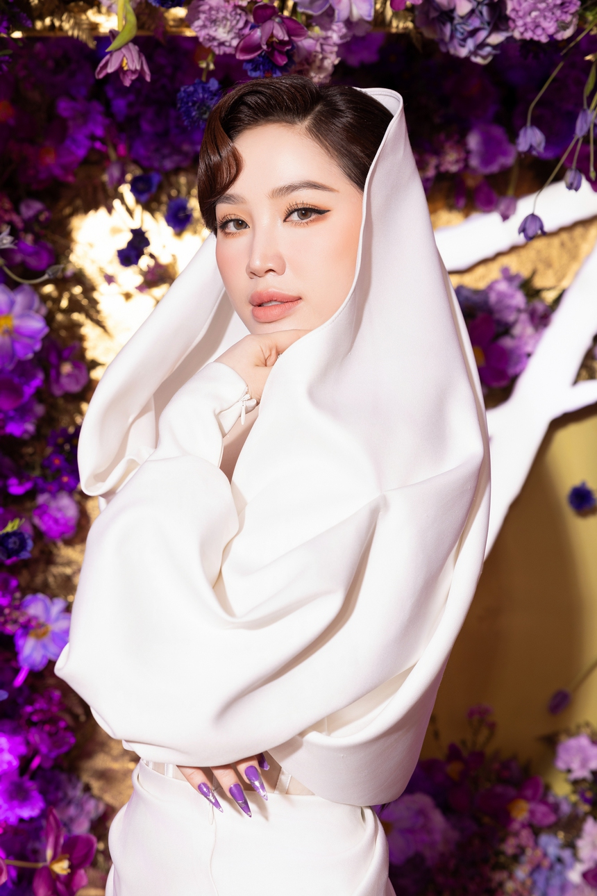 Lệ Quyên rạng rỡ hội ngộ dàn mỹ nhân Việt, vẻ ngoài xứng danh "Chị Đẹp" - Ảnh 6.