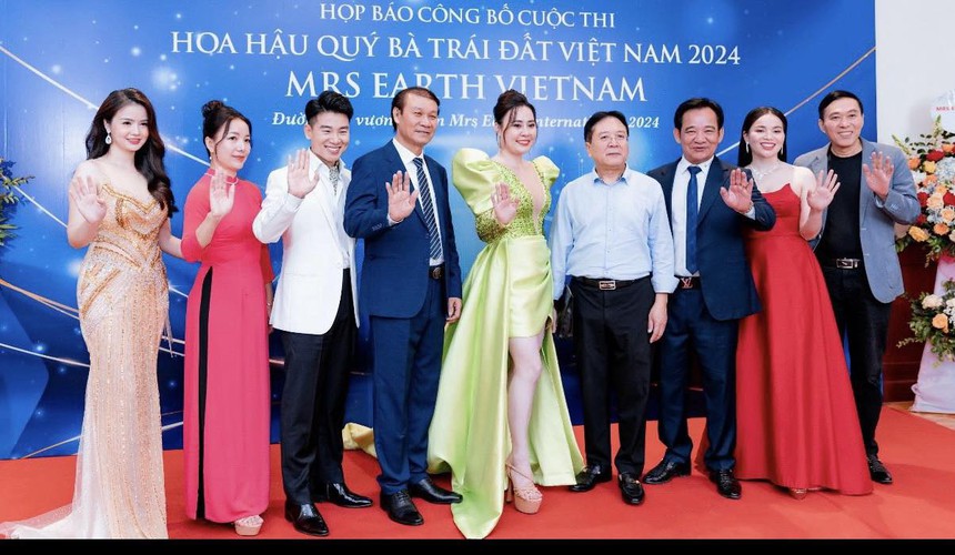 Á hậu Quách Thị Thân: Nghề giáo giúp tôi tránh xa cám dỗ showbiz - Ảnh 2. Á hậu Quách Thị Thân: Nghề giáo giúp tôi tránh xa cám dỗ showbiz - Ảnh 2.