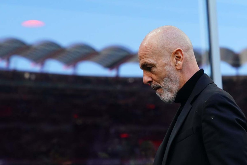 Milan: Pioli đang đu sợi chỉ mành - Ảnh 1.