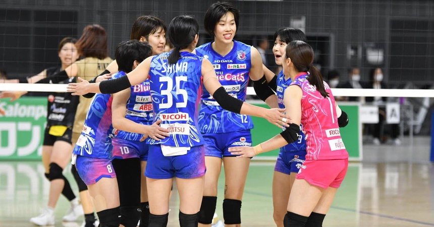 Tin nóng thể thao tối 24/12: Thanh Thúy tỏa sáng giúp CLB Nhật Bản giành chiến thắng, Ten Hag bị chê 'ngây thơ' - Ảnh 2.