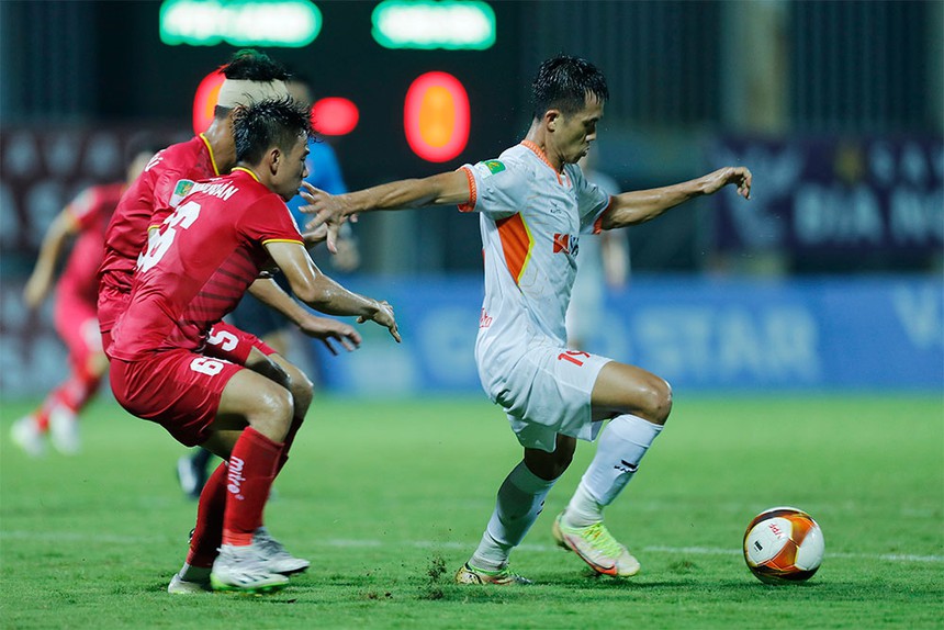SHB Đà Nẵng trở lại mạnh mẽ, đường về V-League không xa - Ảnh 1. SHB Đà Nẵng trở lại mạnh mẽ, đường về V-League không xa - Ảnh 1.