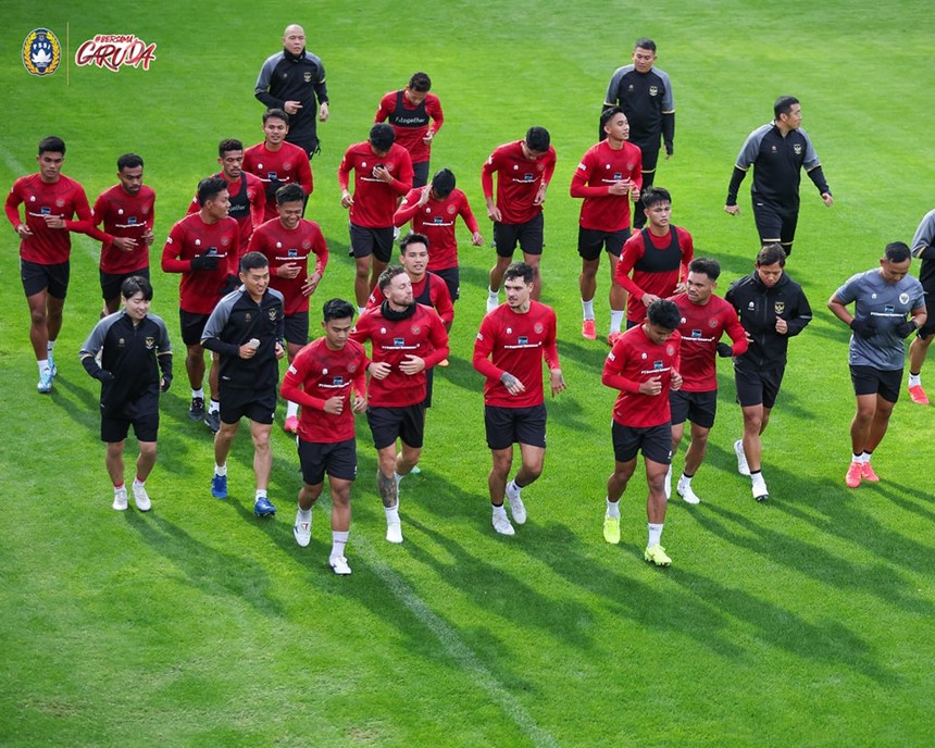 Tin nóng bóng đá Việt 25/12: Tương lai của HLV Kiatisuk được hé lộ, Quang Hải nói lý do rời Pau FC - Ảnh 6.