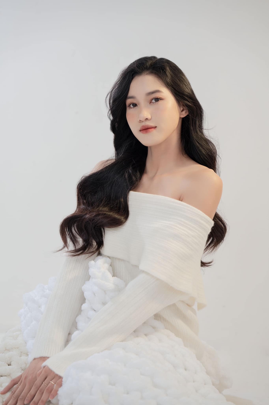 Chủ công bóng chuyền nữ Việt Nam nhận vinh dự lớn những ngày cuối năm, đẹp hút hồn chào tuổi mới - Ảnh 4.