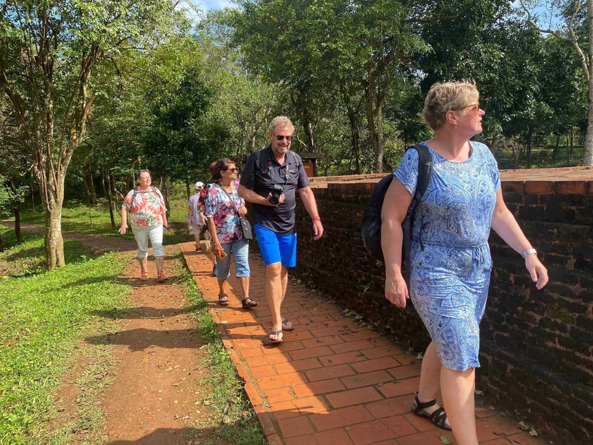 Năm 2023, du lịch Việt Nam đón 12,5 triệu khách quốc tế - Ảnh 3. Năm 2023, du lịch Việt Nam đón 12,5 triệu khách quốc tế - Ảnh 3.