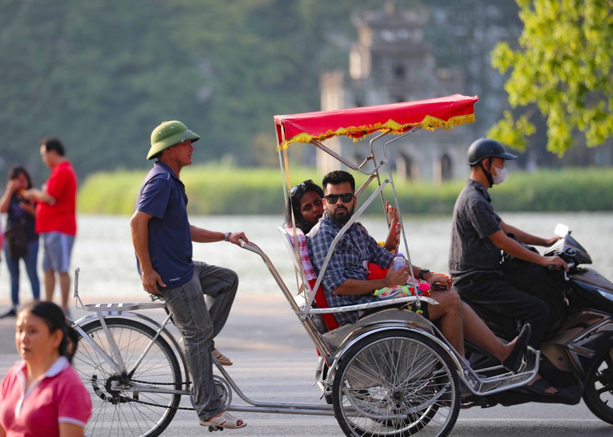 Năm 2023, du lịch Việt Nam đón 12,5 triệu khách quốc tế - Ảnh 2. Năm 2023, du lịch Việt Nam đón 12,5 triệu khách quốc tế - Ảnh 2.
