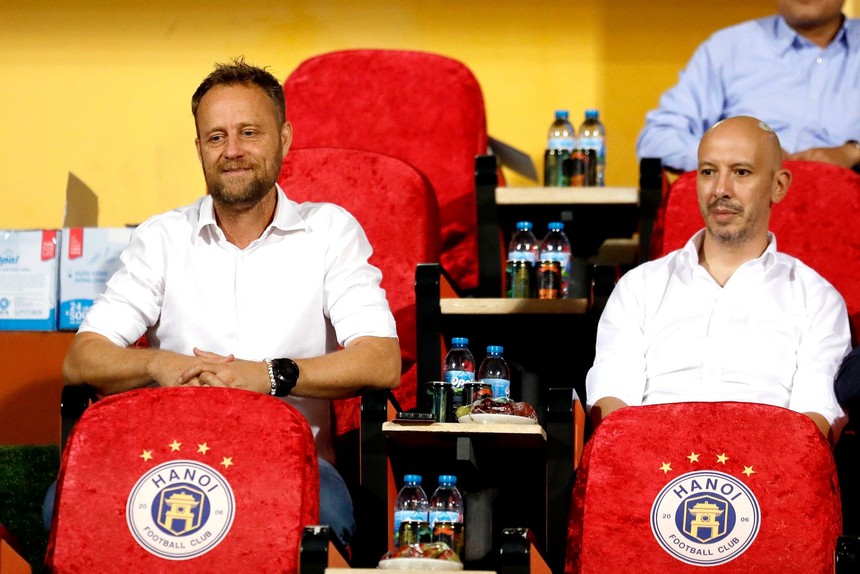 HLV Polking và mối lương duyên với bóng đá Việt Nam, không thể quên thất bại tại V-League - Ảnh 3. HLV Polking và mối lương duyên với bóng đá Việt Nam, không thể quên thất bại tại V-League - Ảnh 3.