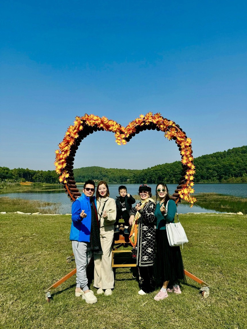 Ca sĩ Bằng Kiều đưa con trai đến sân Golf trong kỳ nghỉ Giáng sinh - Ảnh 5.