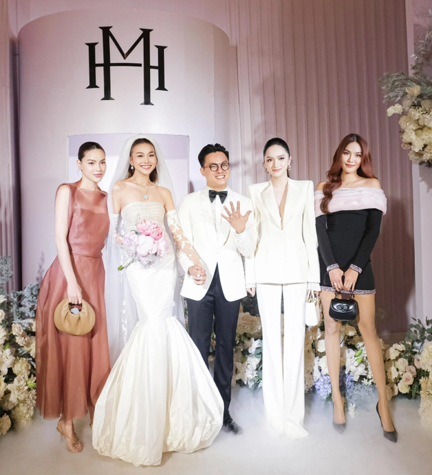 Những đám cưới xa hoa trong năm 2023 của dàn sao Việt  - Ảnh 8.