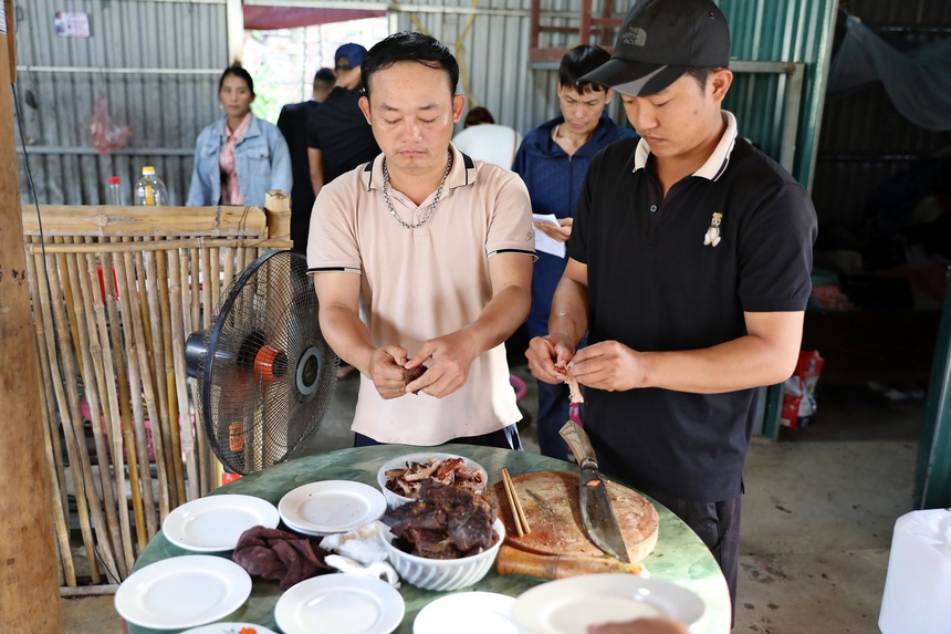 Độc lạ ẩm thực của người Cống ở Mường Tè - Ảnh 4.