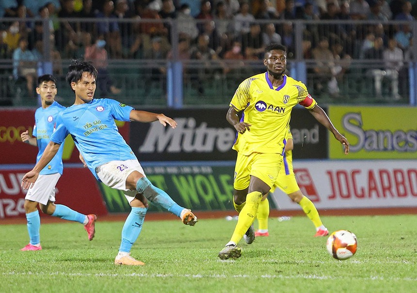 Khánh Hòa phản hồi chính thức vụ sơn... mặt cỏ: Để lên hình cho đẹp! - Ảnh 3. Khánh Hòa phản hồi chính thức vụ sơn... mặt cỏ: Để lên hình cho đẹp! - Ảnh 3.