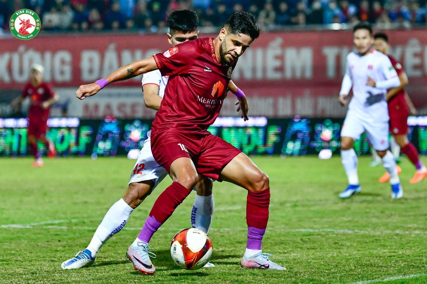 Tổng hợp Vòng 8 V-League 2023/24 (ngày 27/12): "Tam tấu" Văn Toàn, Silva, Rafaelson đưa Nam Định bứt phá  - Ảnh 3.