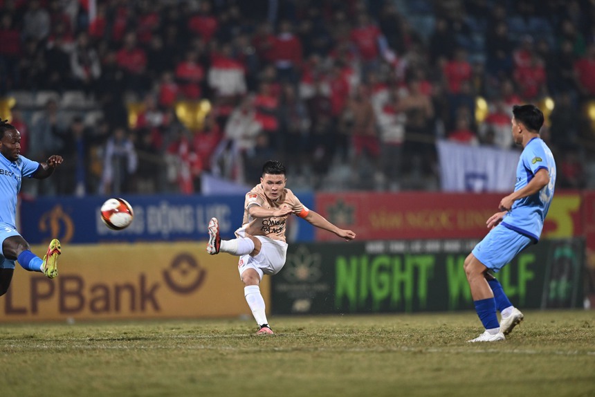 Tin nóng bóng đá Việt 27/12: HLV Troussier nhận 2 tin dữ, HLV Gong Oh Kyun nhận lời động viên - Ảnh 4.