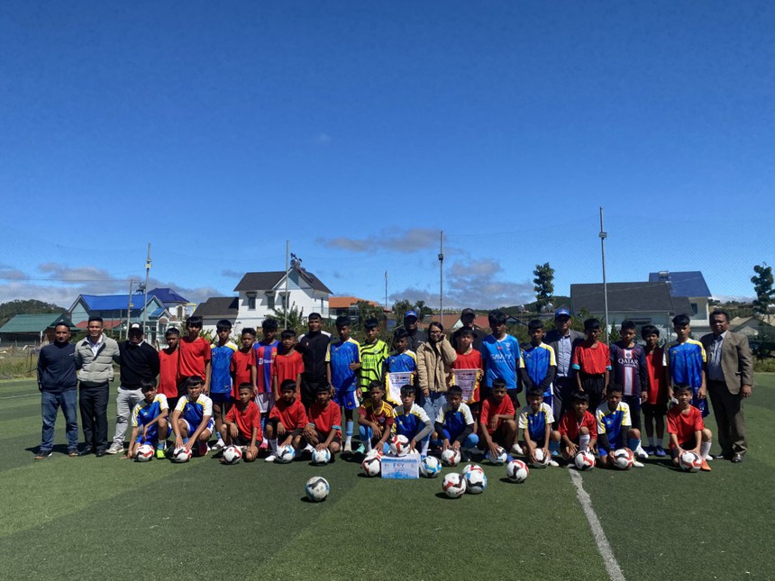 Sự việc - Ý kiến: Gieo ước mơ bóng đá - Ảnh 3.