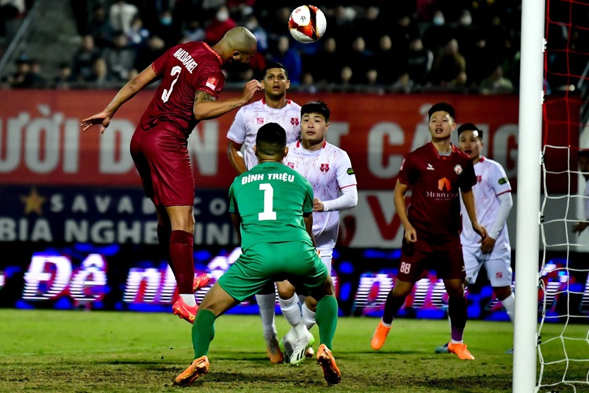 Tin nóng bóng đá Việt 28/12: HLV Chu Đình Nghiêm chê học trò, ĐT Iraq gọi 12 cầu thủ thi đấu ở nước ngoài - Ảnh 2.