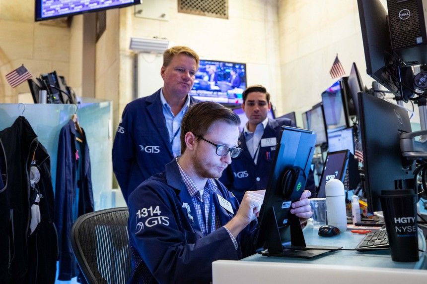 Chỉ số Dow Jones liên tục vượt đỉnh - Ảnh 1.