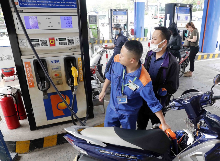 Giá xăng dầu biến động nhẹ chiều nay 28/12 - Ảnh 1. Giá xăng dầu biến động nhẹ chiều nay 28/12 - Ảnh 1.