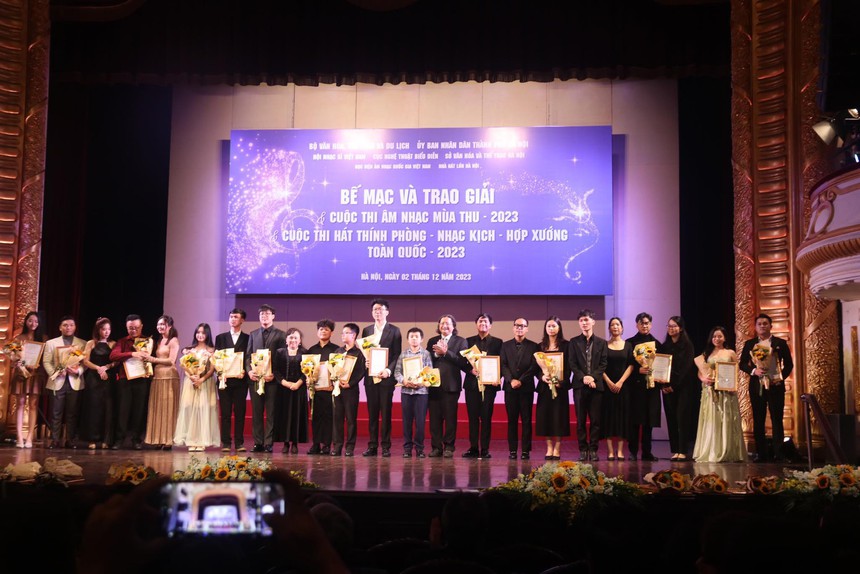 Bế mạc cuộc thi "Âm nhạc mùa thu" và "Hát Thính phòng - Nhạc kịch - Hợp xướng toàn quốc" - Ảnh 5. Bế mạc cuộc thi "Âm nhạc mùa thu" và "Hát Thính phòng - Nhạc kịch - Hợp xướng toàn quốc" - Ảnh 5.